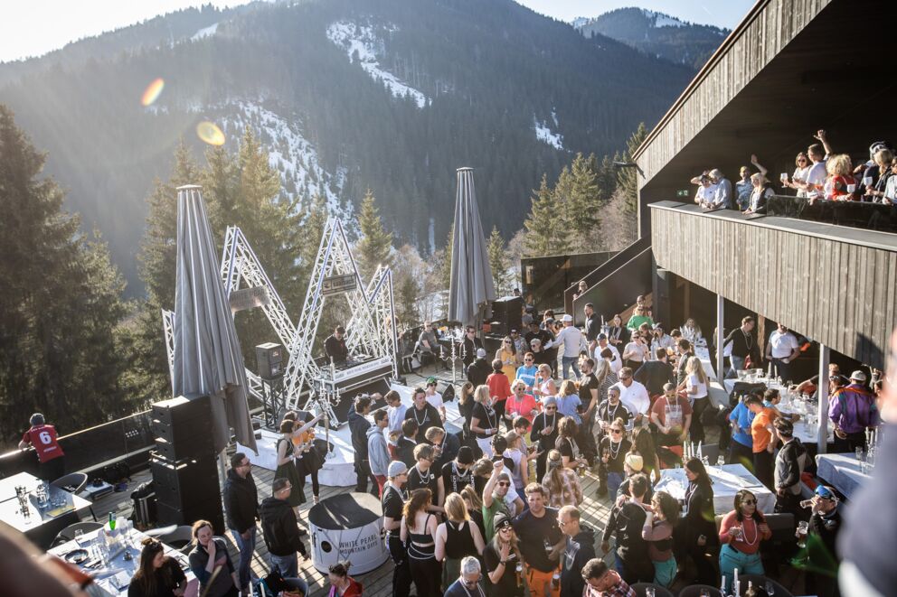 Party im Winter in Saalbach am Berg c-White Pearl Mountain Days
