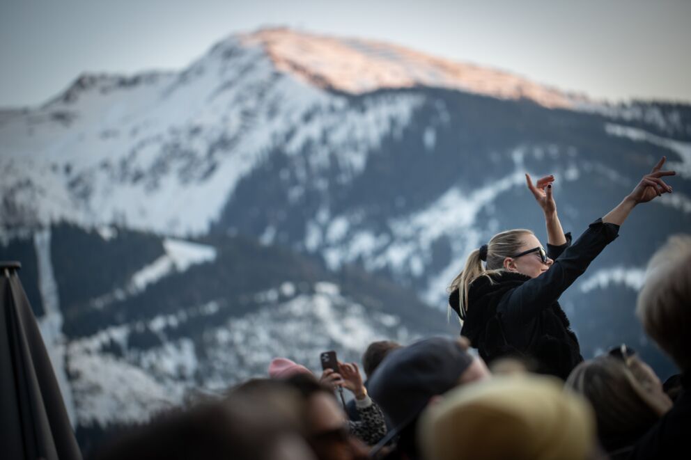 Party am Berg in Saalbach c-White Pearl Mountain Days